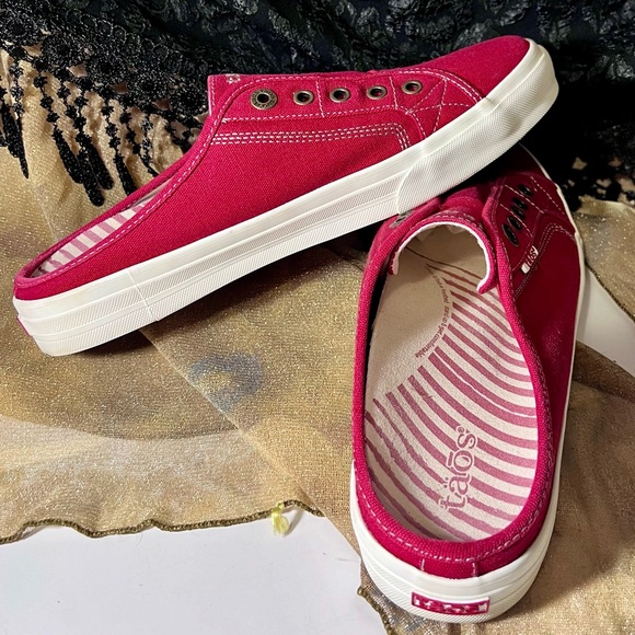 Woman’s Taos slip on shoes - Picture 3 of 4